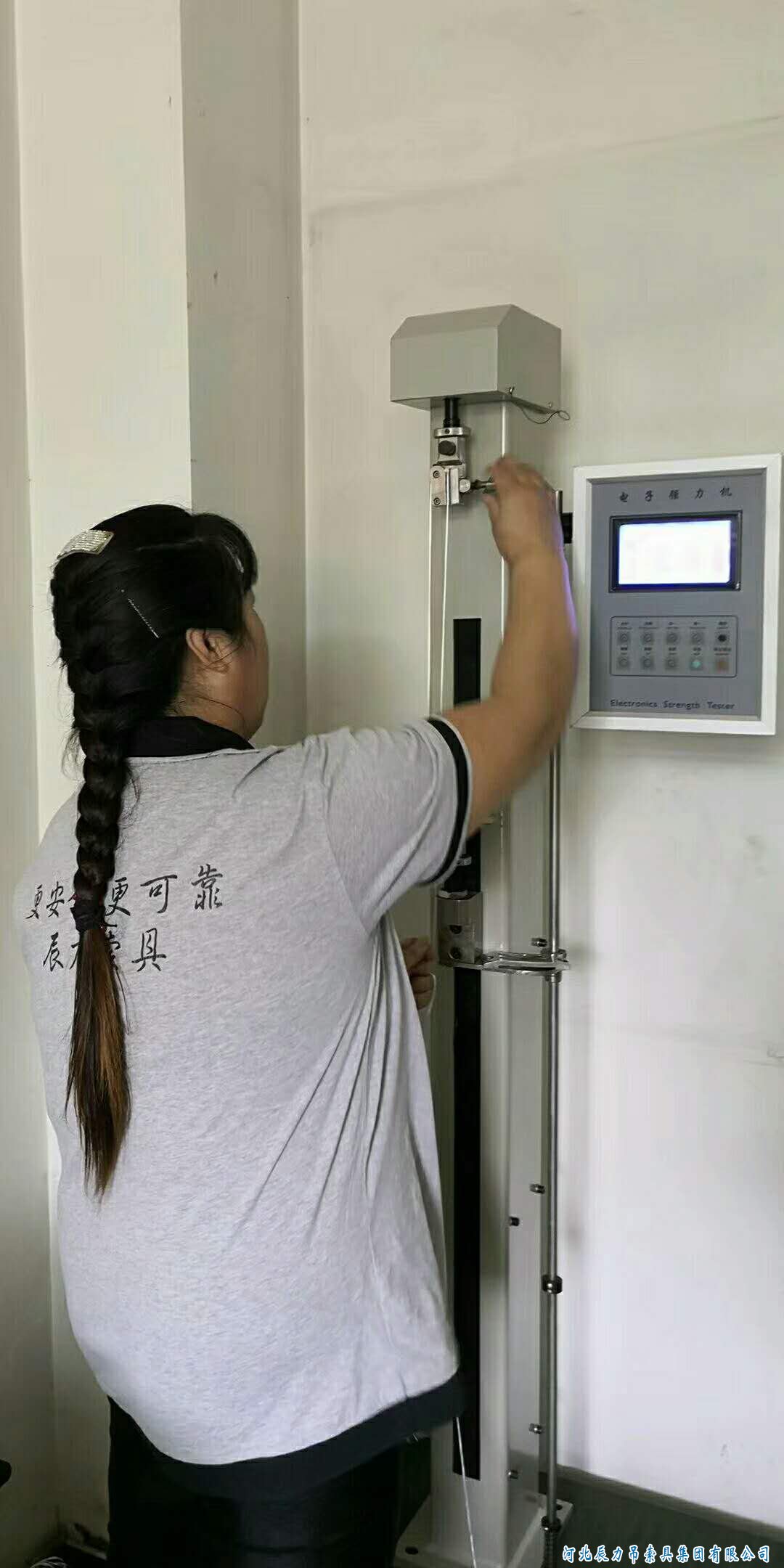 辰力吊裝帶單絲拉力測試，質量從源頭掌控